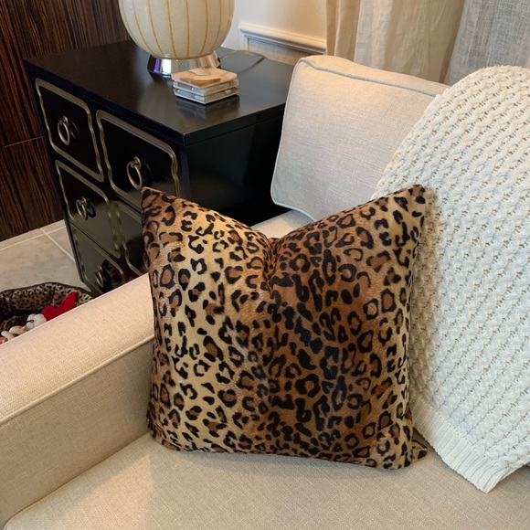 FAUX LEOPARD PILLOW - Picture 5 of 5